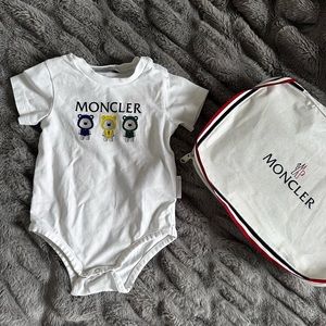 Moncler Onsie Baby, Sizze 6/9 M, NEW
